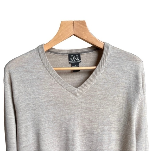 Jos. A. Bank Traveller’s Collection Men’s Tan Merino Wool Vneck Sweater, Large - Picture 3 of 9